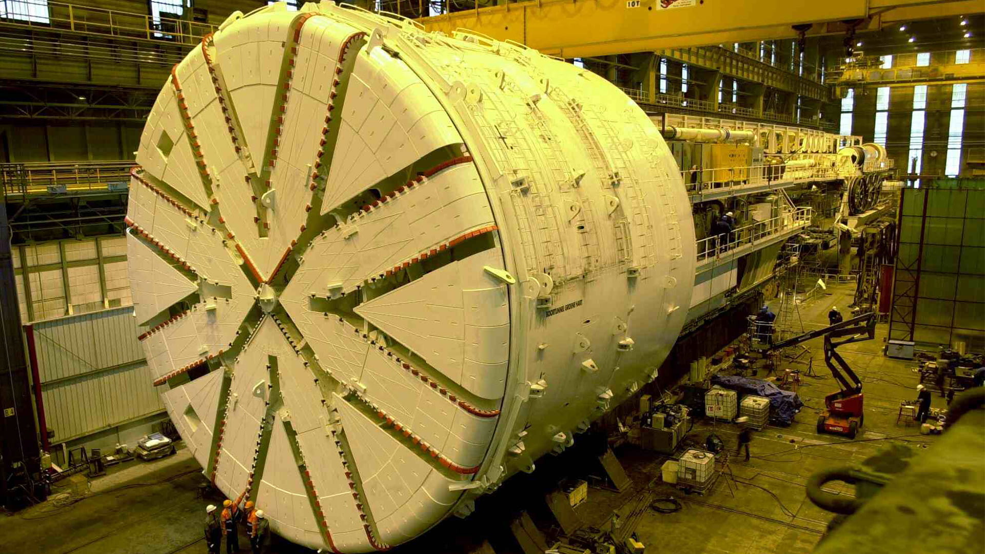 Tunnel boring construction
