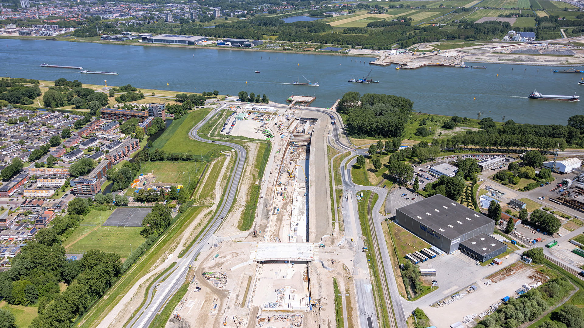 bird's eye view of a construction in daylight